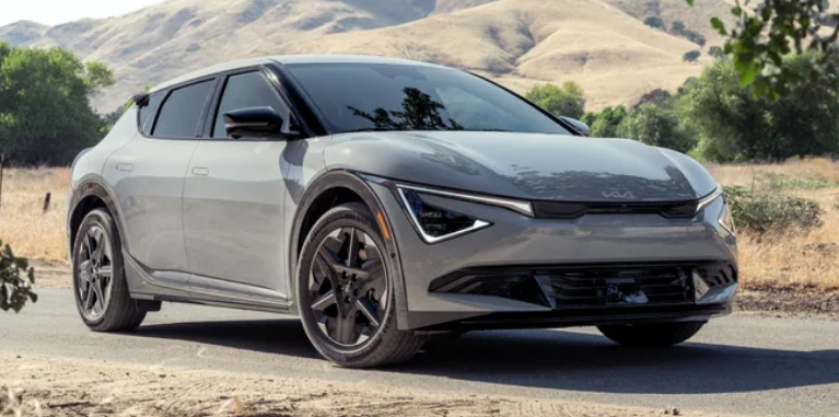 مميزات وعيوب كيا EV6 2026 الكهربائية