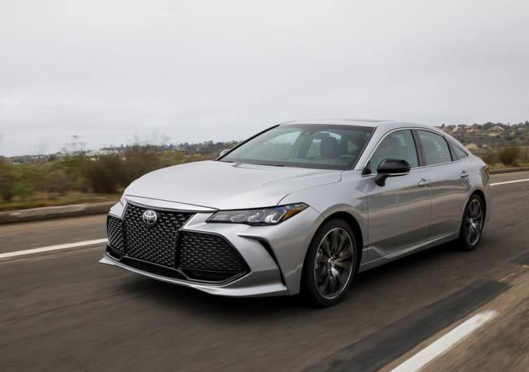 عيوب تويوتا أفالون 2023