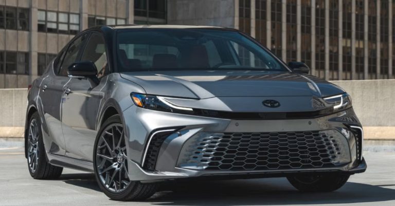 عيوب كامري 2025